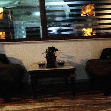 Lara Palace Hotel Antalya Bagian luar foto